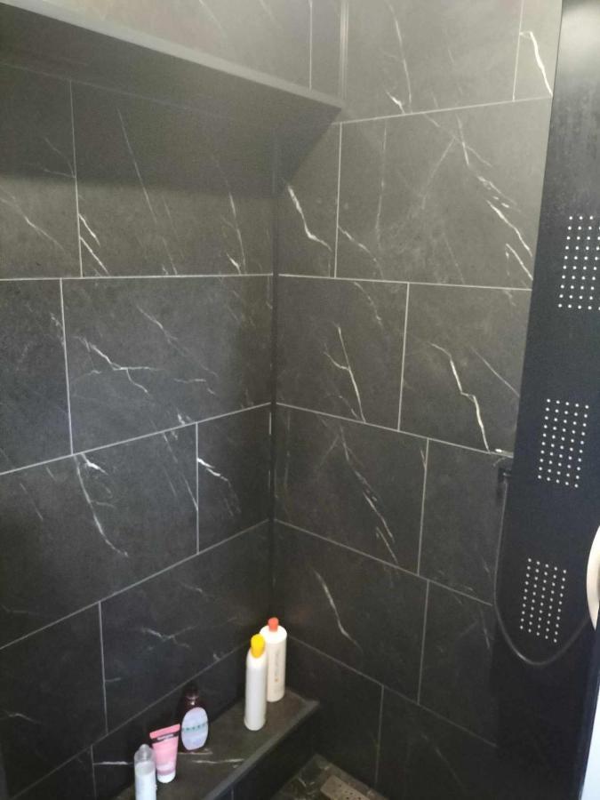 Au Petit Bonheur Apartment Ferques Ngoại thất bức ảnh